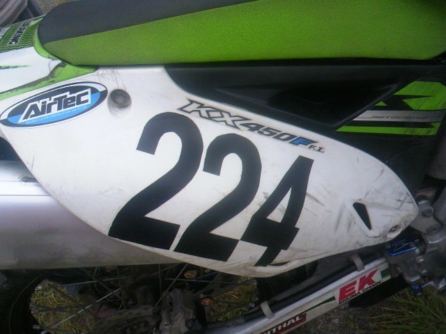 TS3Y2624.jpg